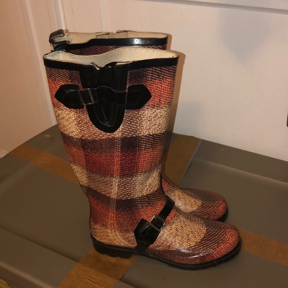 Rain boots